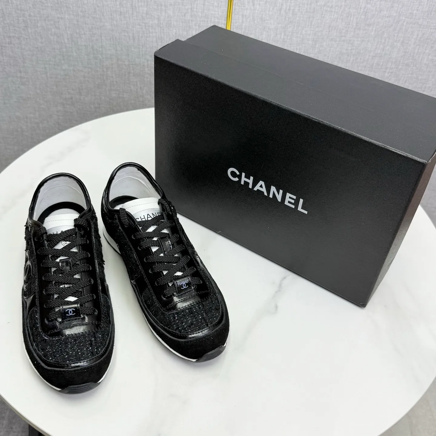 👟👟Ex-factory price 560👟👟Chanel Panda Shoes! 2025 counter's top casual sports shoes. This classic design; the upper is electro-embroidered with a variety of techniques; the outsole is fashionable and sporty; the unusual inclusion of a variety of color matching elements... The diversified mix and match is very good-looking and versatile, and can be used for leisure, fashion, sports, and outdoor... ꫛꫀꪝ Go➫ Materials: ❶Upper made of: original imported first-layer silk cowhide + original waterproof cloth + original first-layer cowhide ❷Inner lining: Original Yangli+wang ❸ Outsole based on: Original TPU combination outsole Counter boutique packaging complete set for women 35–41